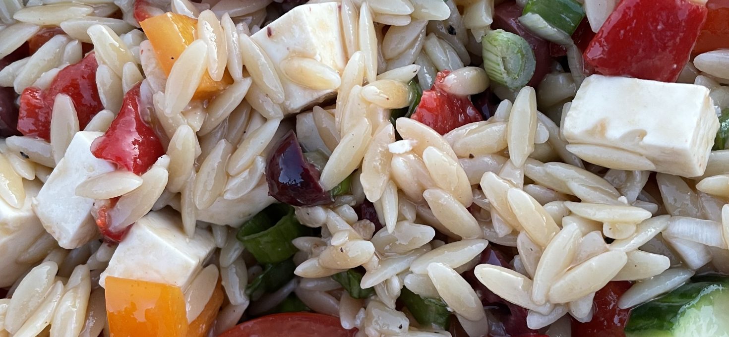 Griechischer Nudelsalat – perfekt zum Mitnehmen!